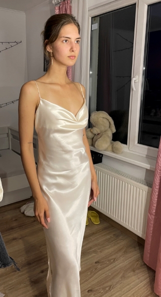 Моделирование платья — комбинации по косой с декольте качели и вырезом на спине